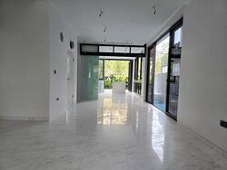 Loyang Besar Close (D17), Terrace #505037701